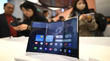 تصميم ثوري.. سامسونج تطلق أول هاتف مجلد ثلاثي الطي 2025